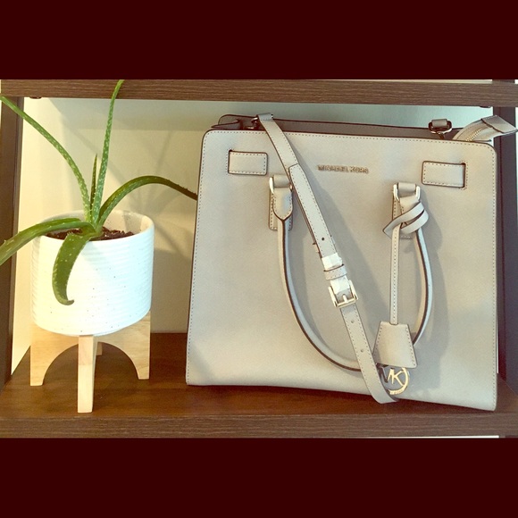 MICHAEL Michael Kors Handbags - Michael Kors Dillon Dove TZ LG NS Tote Leather